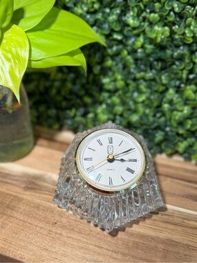 VTG ANNA HUTTE BLEIKRISTALL (Paul Sebastian)Lead Crystal Quartz Clock 4.5” Germ